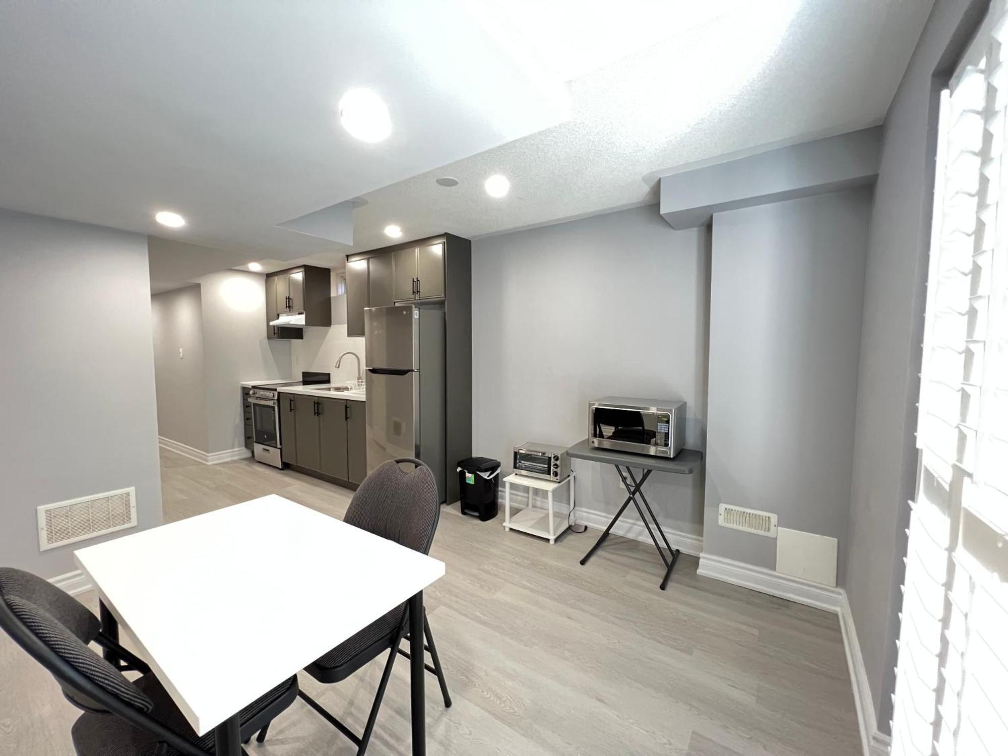 Holiday home Beautiful Vacation Near Toronto Airport *